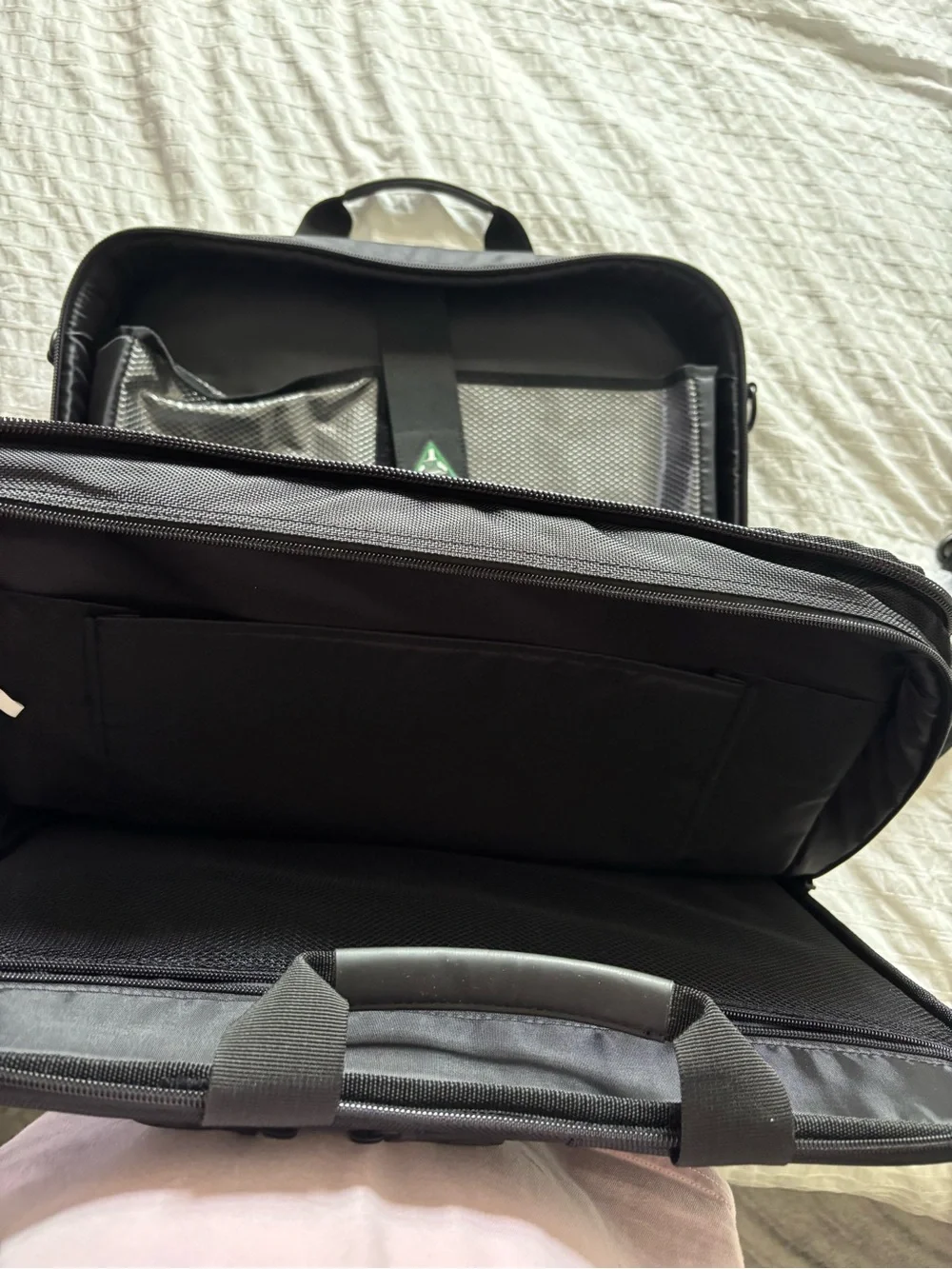Mobile Edge Orion 2.0 Messenger Bag, Specifically for Laptops 17